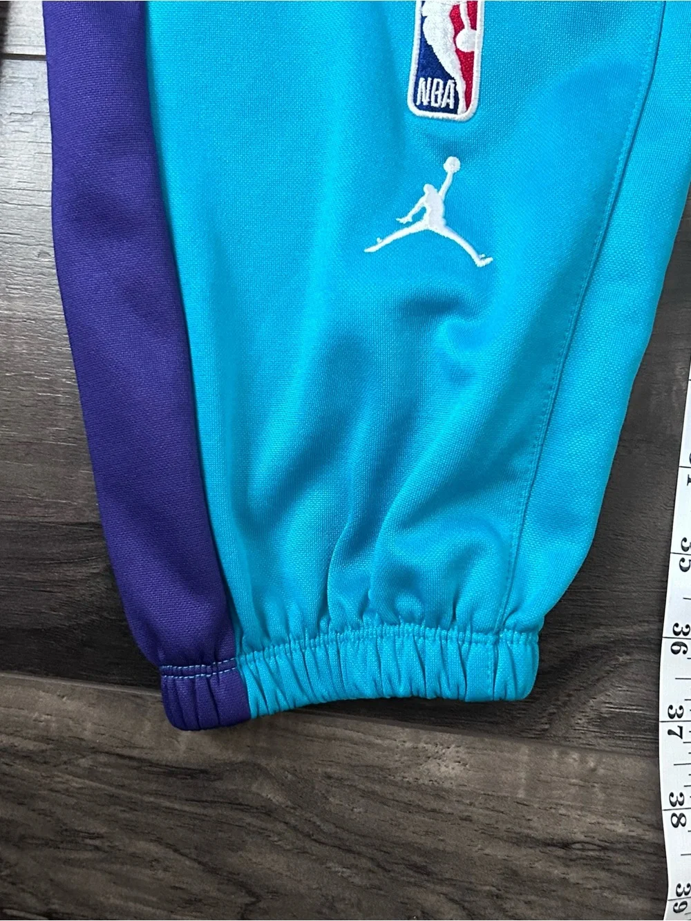 Jordan Charlotte Hornets 22/23 Showtime Sweatpants Joggers Youth XL 18-20
